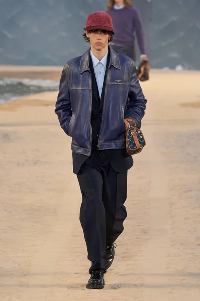 Look 14